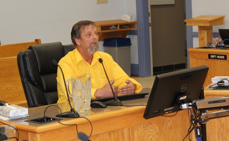 Smoking  bylaw debate expected to be put to rest on Monday night