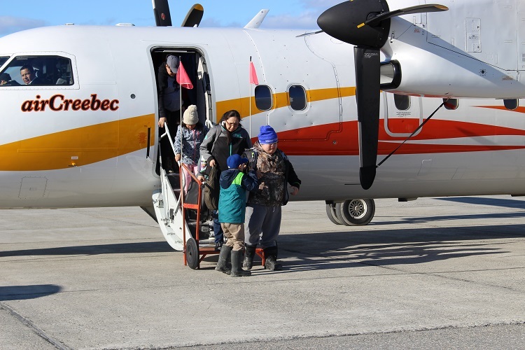 Kashechewan flood evacuees start to return home from Timmins this week