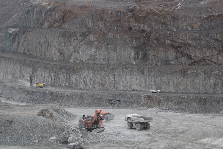 Newmont Goldcorp opens lookout at Hollinger open pit