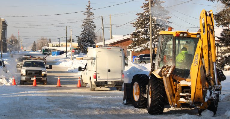Water main break robs residents of tap water