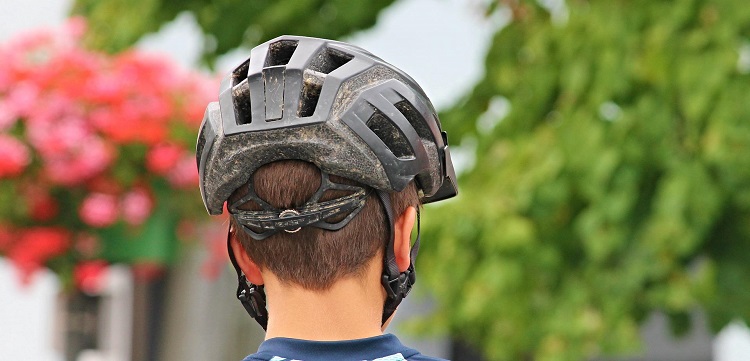 Parmamedics bring ‘Brain Save Campaign’ to Timmins, encouraging bike helmets