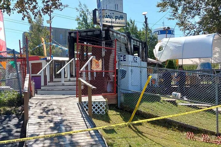 Fire hits Mini-Putt at Hollinger Park