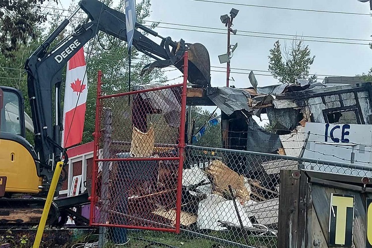 Damaged Mini-Putt building demolished, owner aims to reopen Labour Day weekend