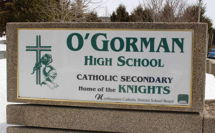 Gas leak empties out high school