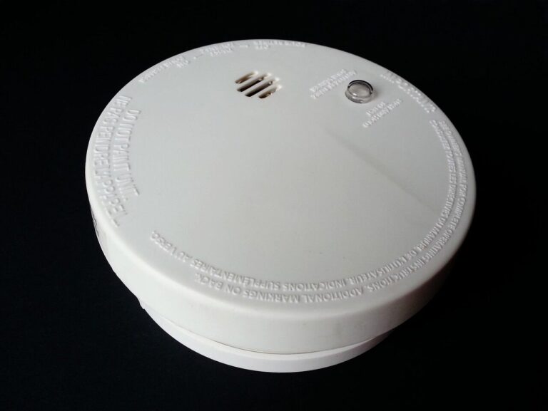 No smoke detectors in two fires